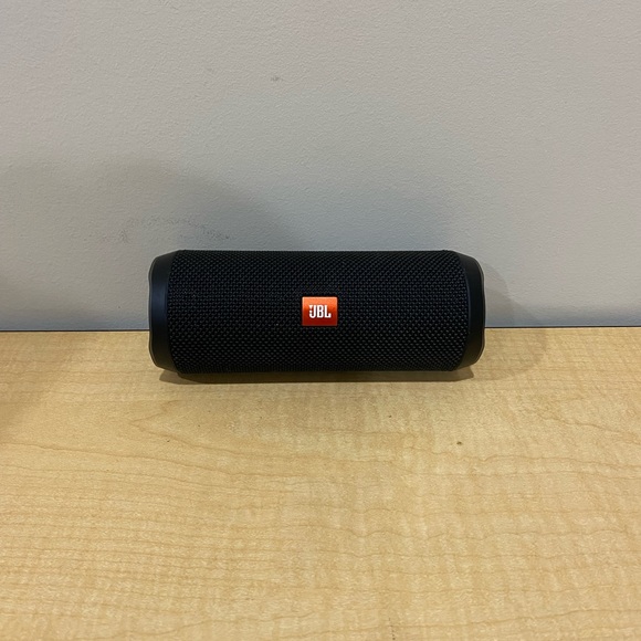 JBL Flip 4 - Picture 2 of 4